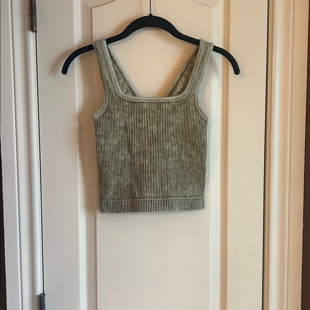 Ash Olive Striped cropped tank to with bra NEW - Picture 3 of 3